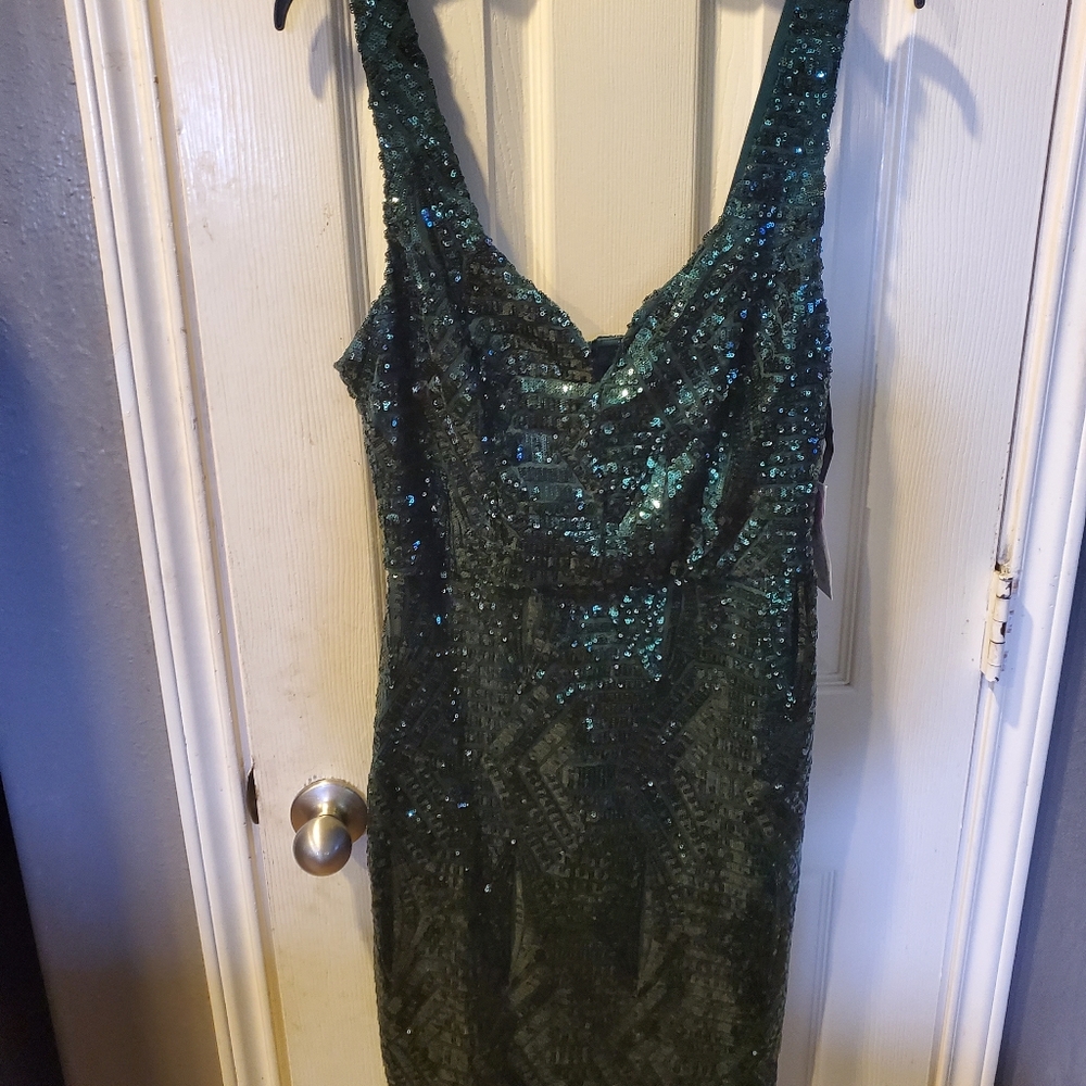 NWT PREMIER AMOUR SIZE 14 EMARALD SPARKLY DRESS